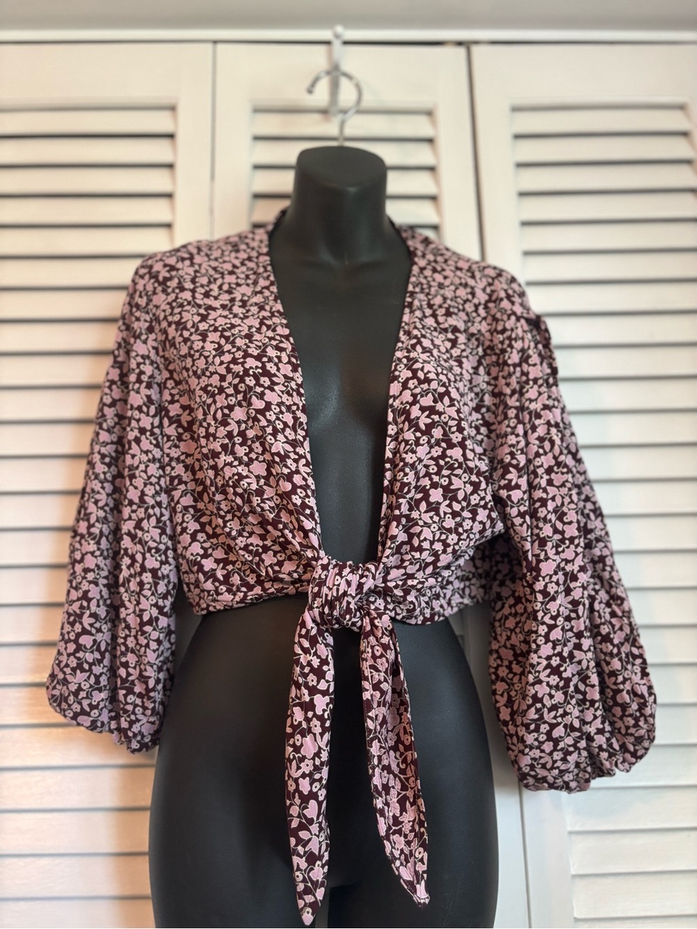 Boho Festival Namaste Burgundy Pink Floral Woven V-Neck Tie-Front Cropped Top M